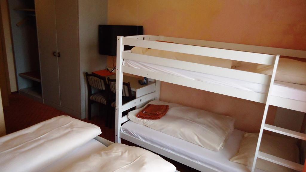 Hotel Krone Niederstotzingen Quarto foto