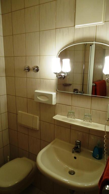 Hotel Krone Niederstotzingen Quarto foto