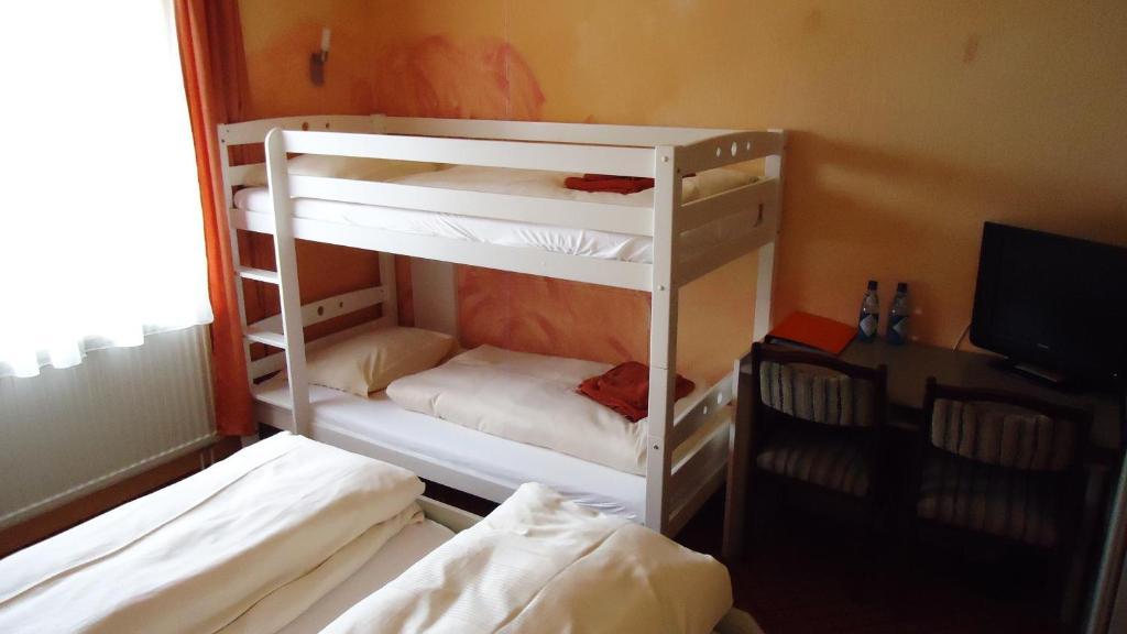 Hotel Krone Niederstotzingen Quarto foto