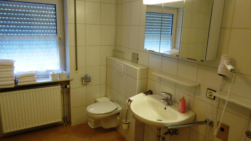 Hotel Krone Niederstotzingen Quarto foto