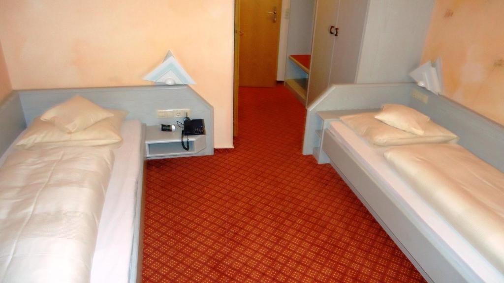 Hotel Krone Niederstotzingen Quarto foto