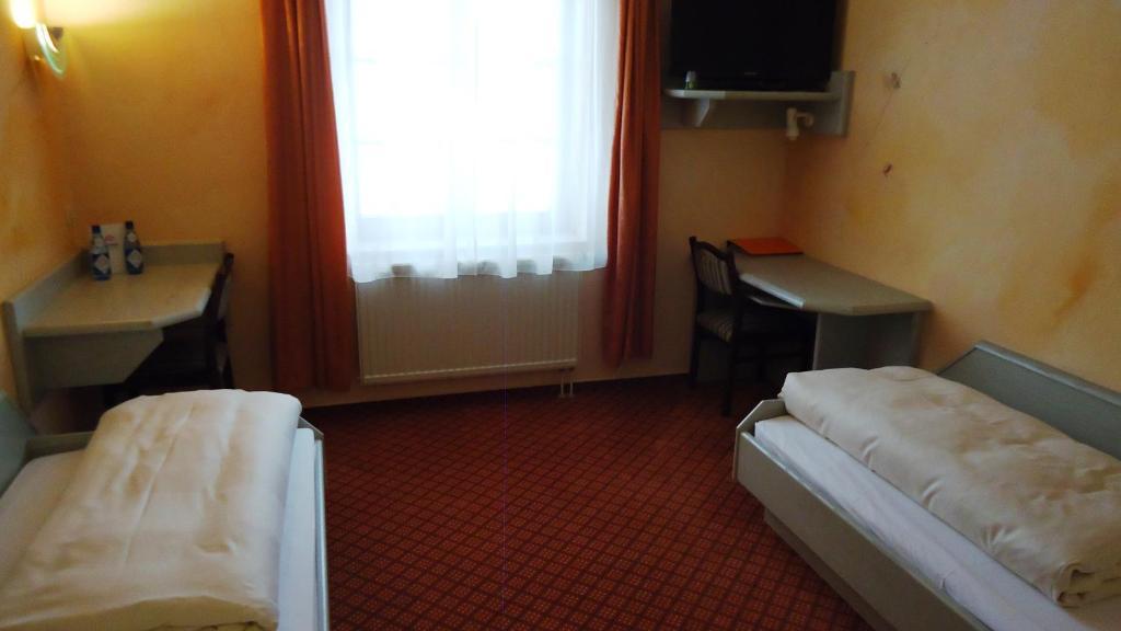 Hotel Krone Niederstotzingen Quarto foto